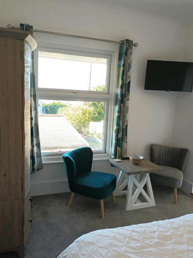 Contemporary One Bed Studio. Sea Views And Parking Westward Ho!  Bagian luar foto