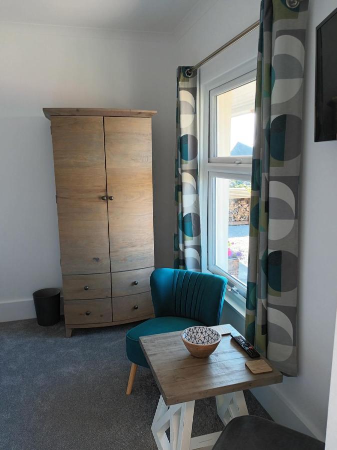 Contemporary One Bed Studio. Sea Views And Parking Westward Ho!  Bagian luar foto